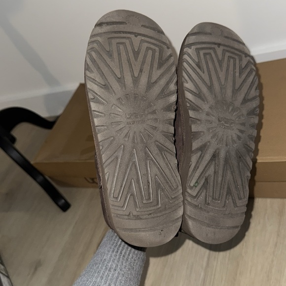 UGG Australia Boots - Picture 3 of 6